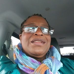 Meet your Posher, Evelyn